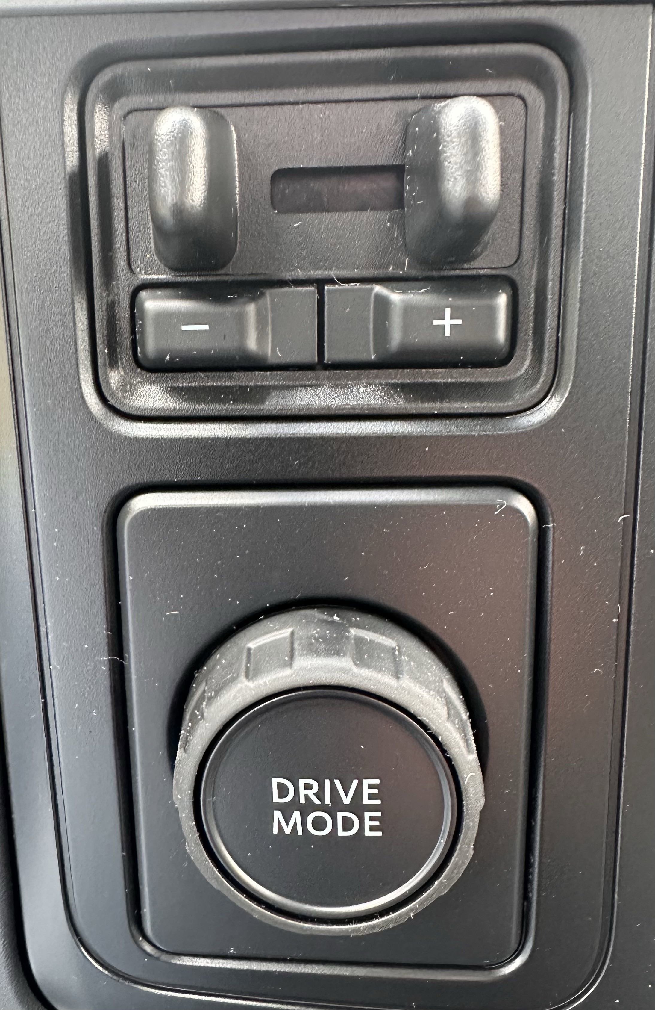 2025 Ford F-550 Super Duty Chassis Cab XLT - Photo 13