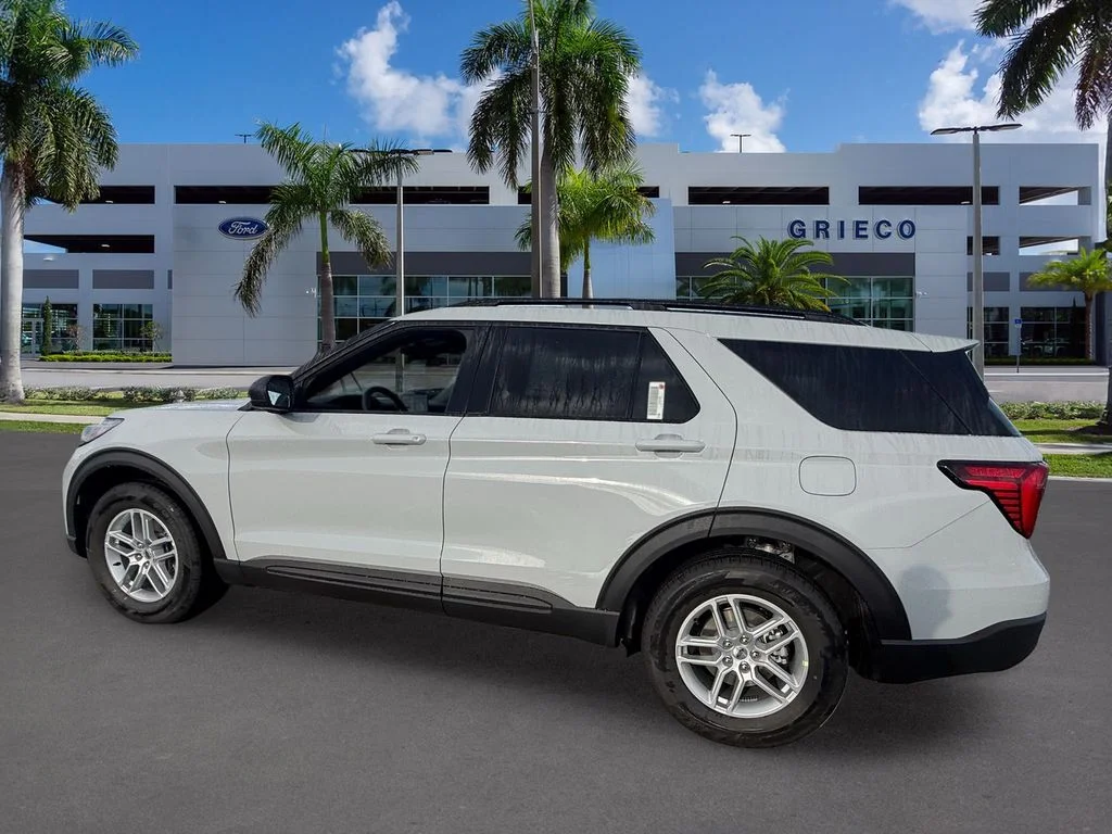 New 2027 White Ford 4DR RWD ACTIVE image 5