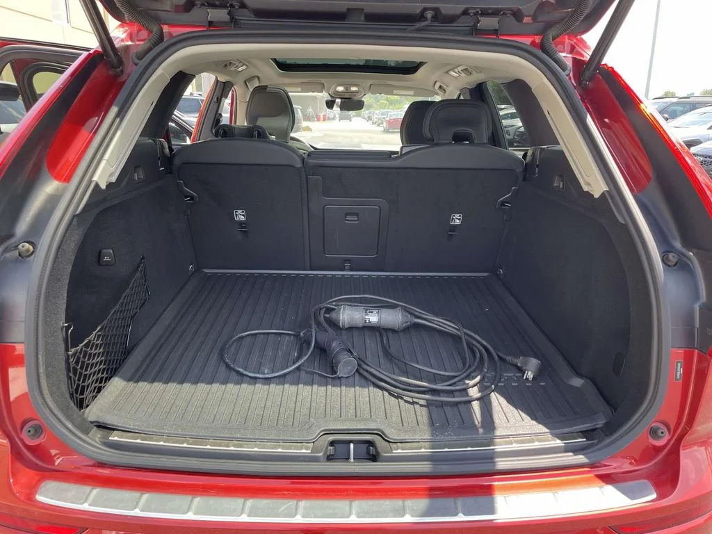 Certified Used 2024 Fusion Red Volvo Plus image 30