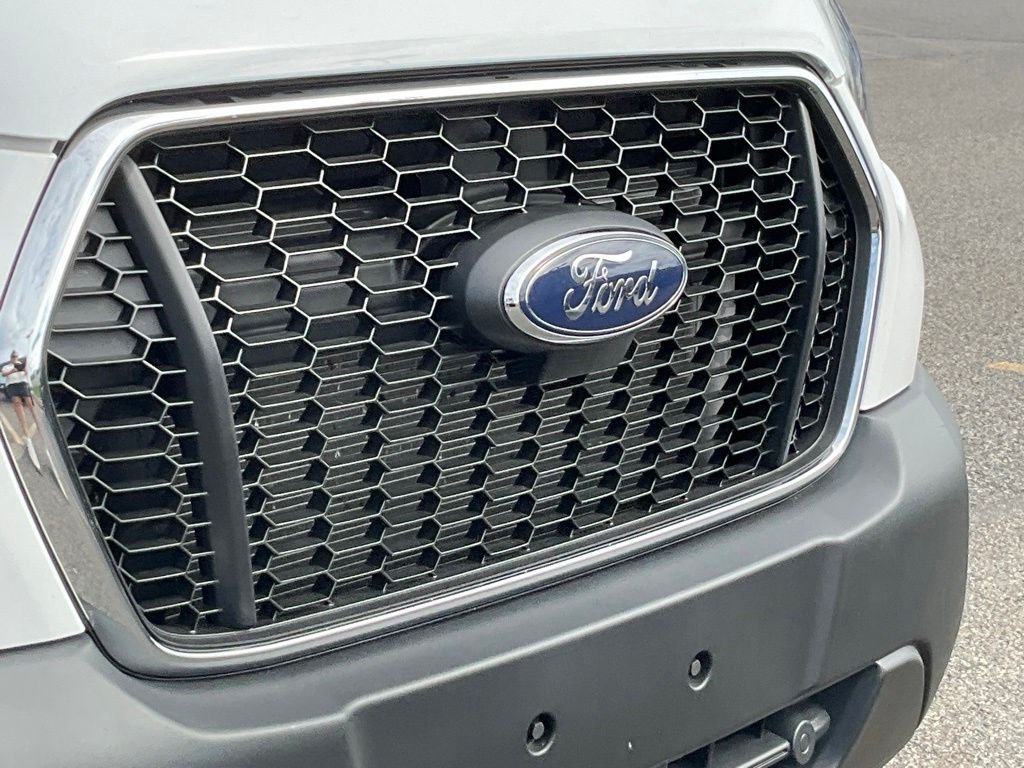 Certified Used 2025 Oxford White Ford Base image 15