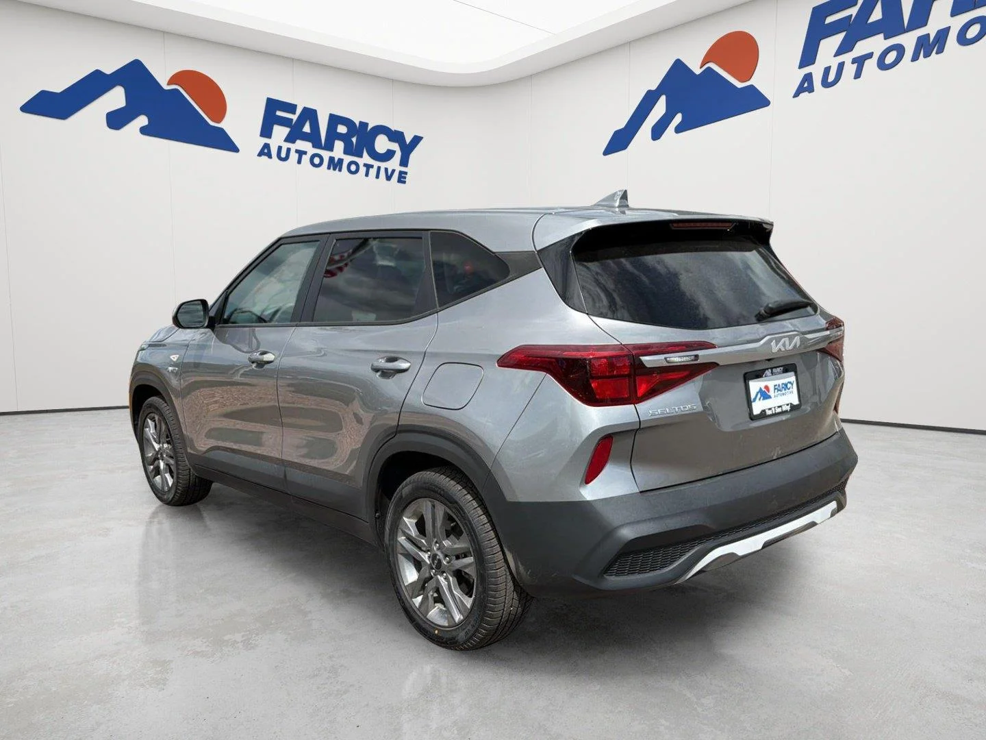 Used 2023 Steel Gray Kia LX image 8