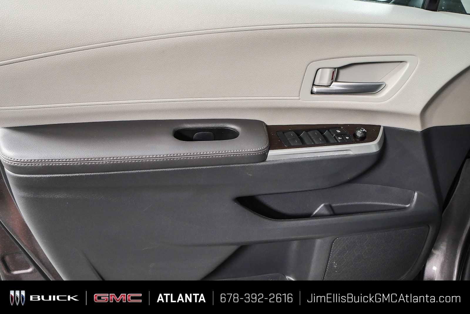 2024 Toyota Sienna XLE - Photo 6