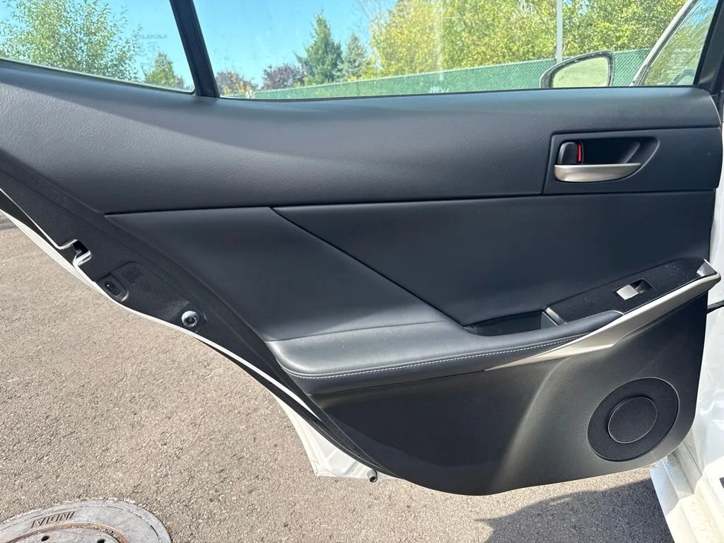 Used 2018 Eminent White Pearl Lexus 300 image 20