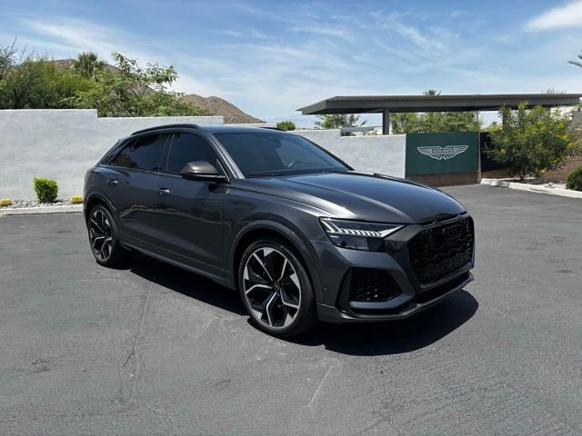 Used 2022  Audi 4.0T image 3