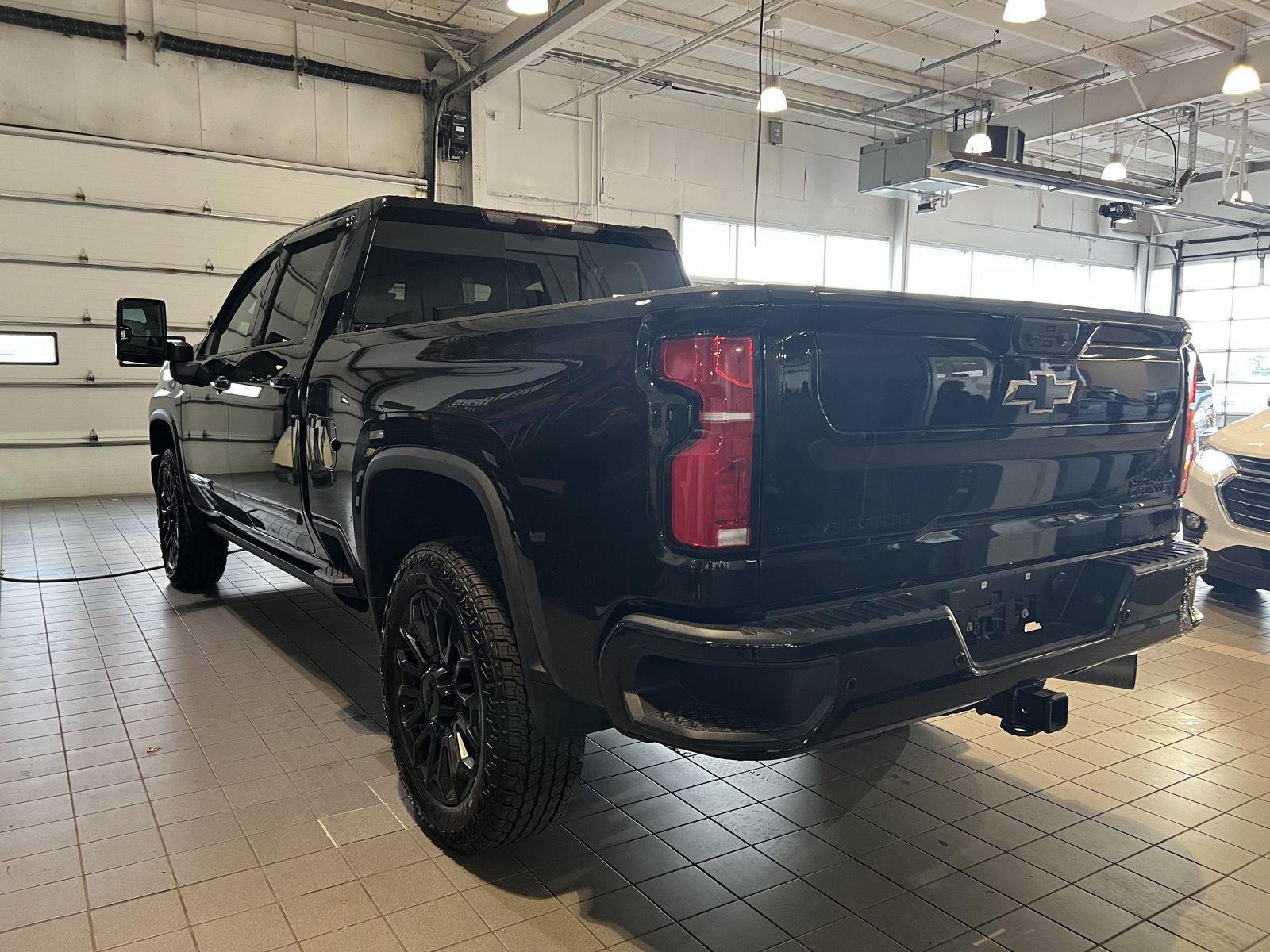Used 2026 Black Chevrolet High Country image 5