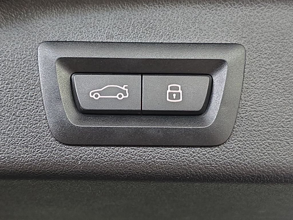 Used 2024 Skyscraper Gray Metallic BMW sDrive40i image 31