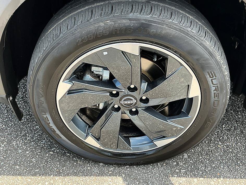 Used 2024 Deep Ocean Blue Pearl Nissan SV image 7
