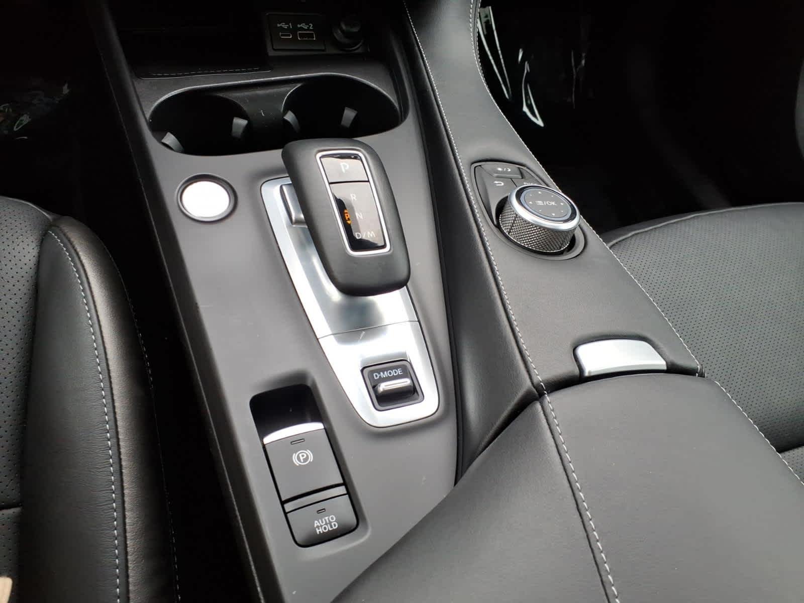 Certified Used 2025 Radiant White INFINITI LUXE image 19