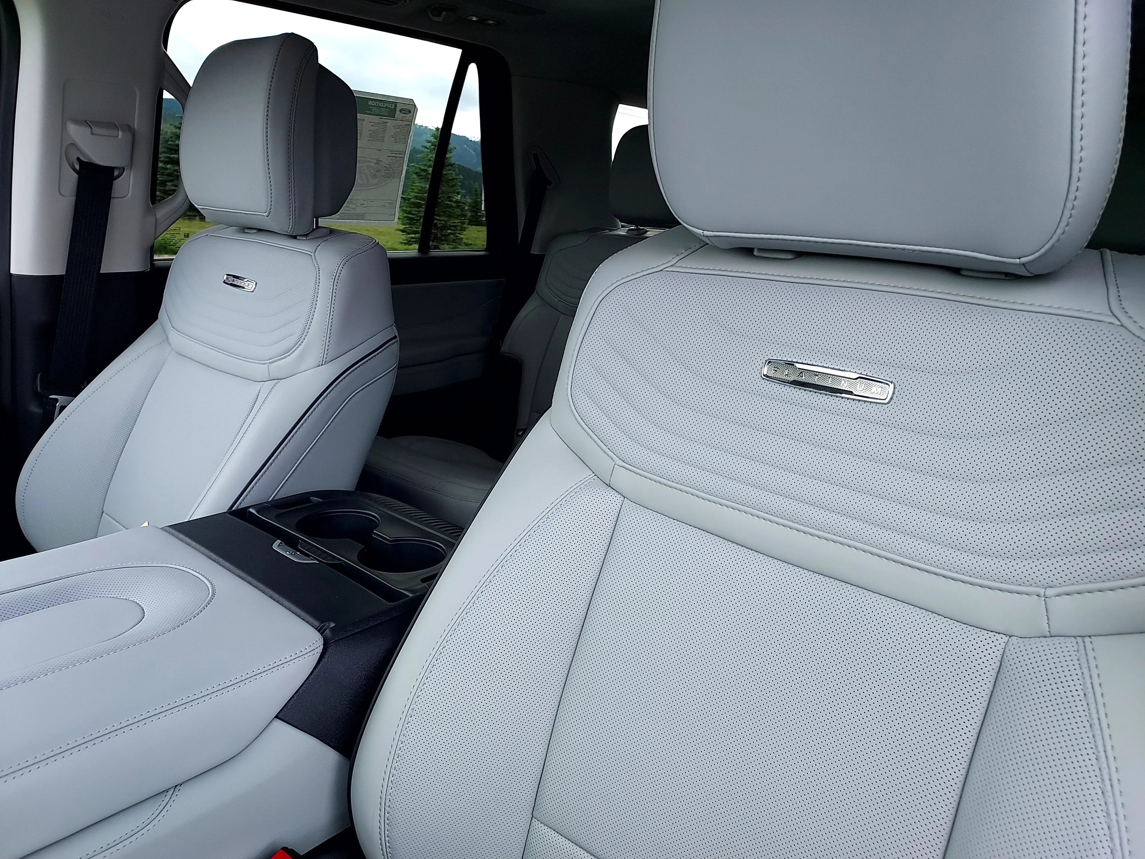 New 2026 Star White Metallic Tri-Coat Ford Platinum image 16