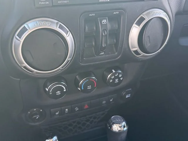 Used 2016 Gray Jeep Unlimited Sahara image 23