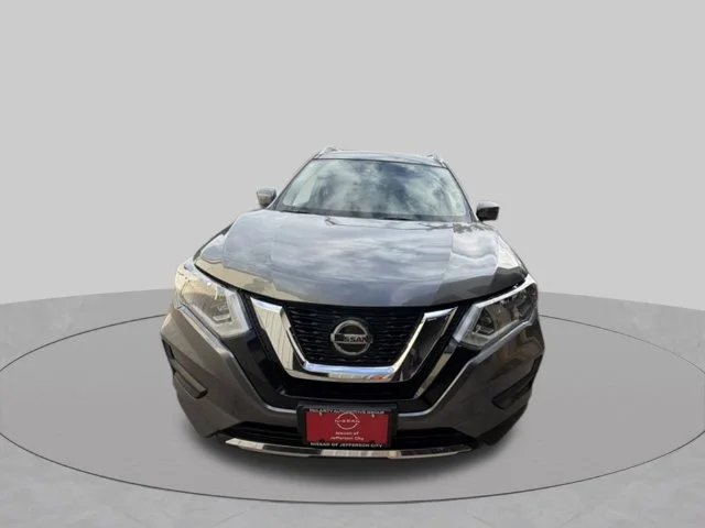 Used 2019 Gray Nissan SV image 11