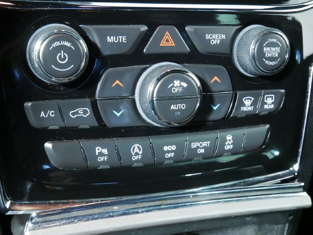 Used 2019 White Jeep Limited image 30
