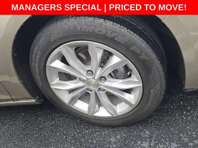 Used 2022 Gray Chevrolet LT image 15