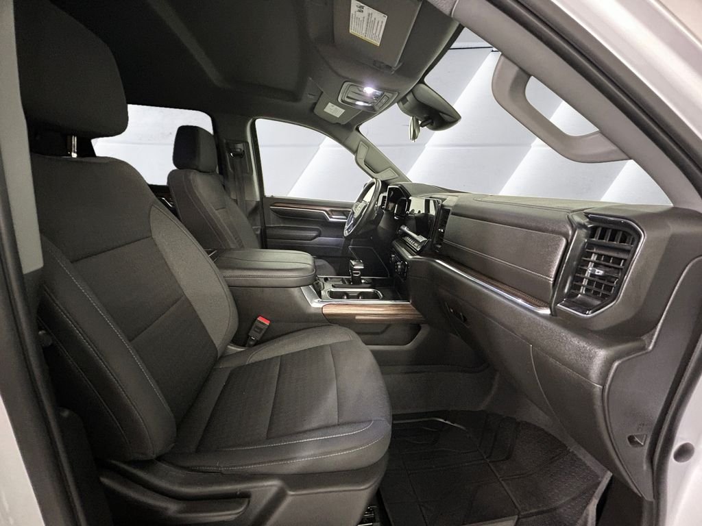 Used 2023 White Chevrolet LT image 13