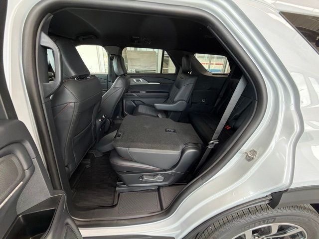 New 2026 Space White Metallic Ford ST-Line image 51