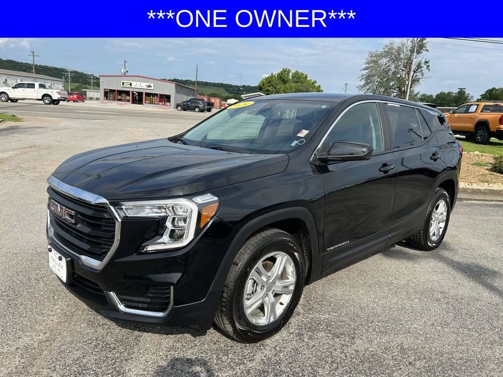 Used 2024 Ebony Twilight Metallic GMC SLE image 8