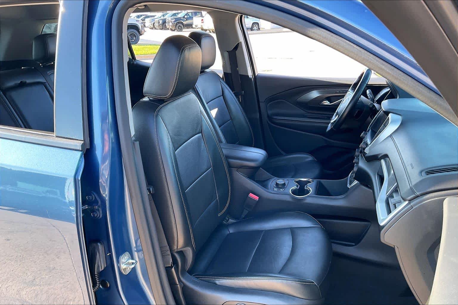 Used 2024 Downpour Metallic GMC SLT image 9