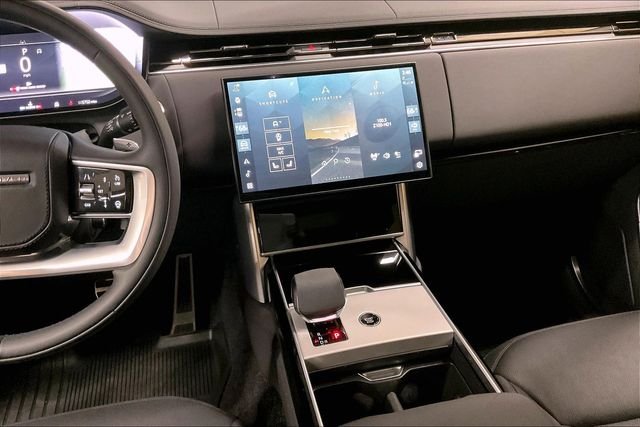 Used 2025 Green Land Rover SE image 5