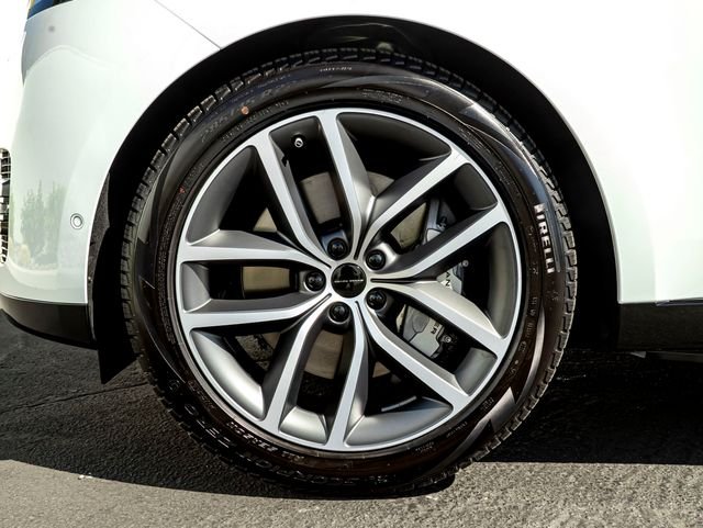 New 2026 Fuji White Land Rover SE image 11