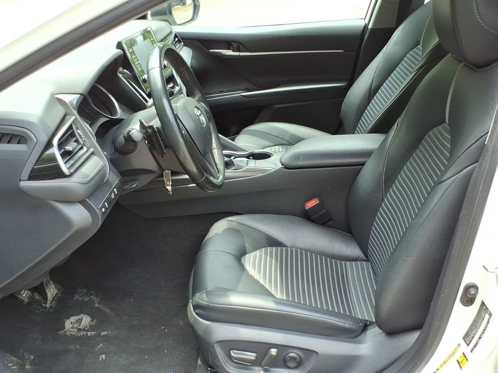 Used 2023  TOYOTA  image 15