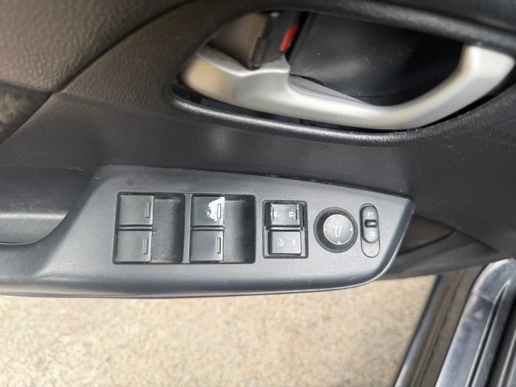Used 2014 Black Honda LX image 10