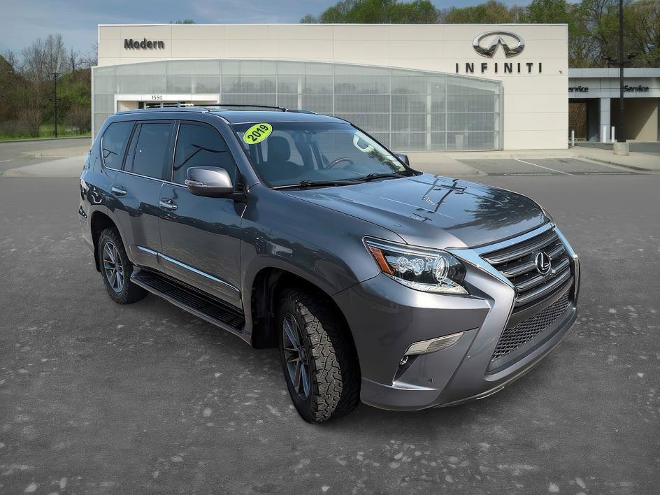 Used 2019 Gray Pearl Lexus 460 image 2