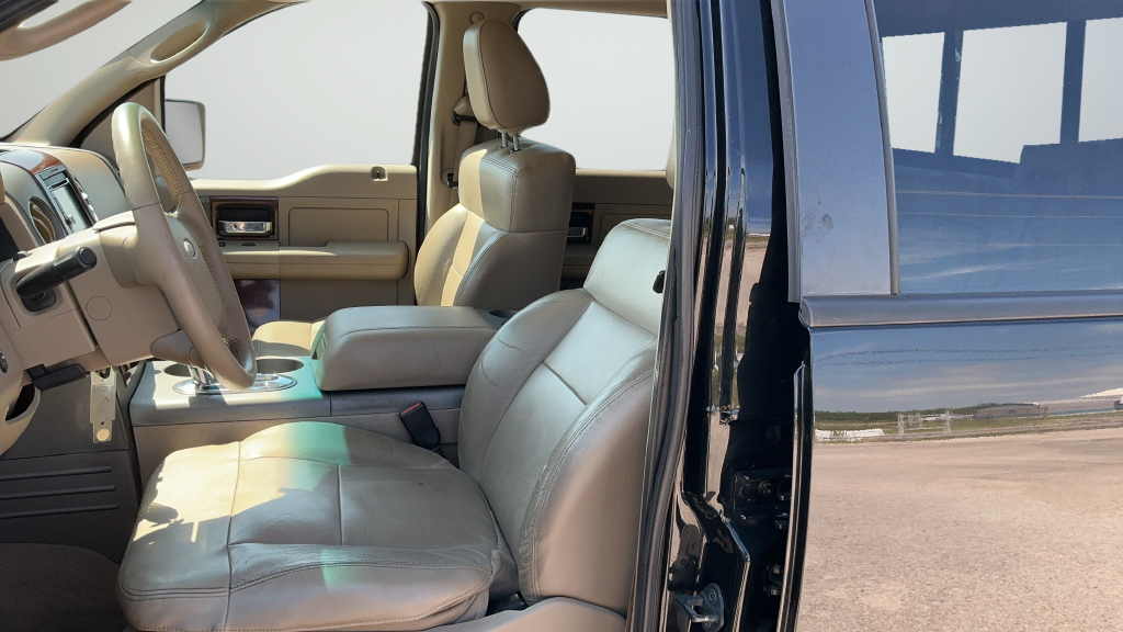 Used 2008 Black Ford Lariat image 16