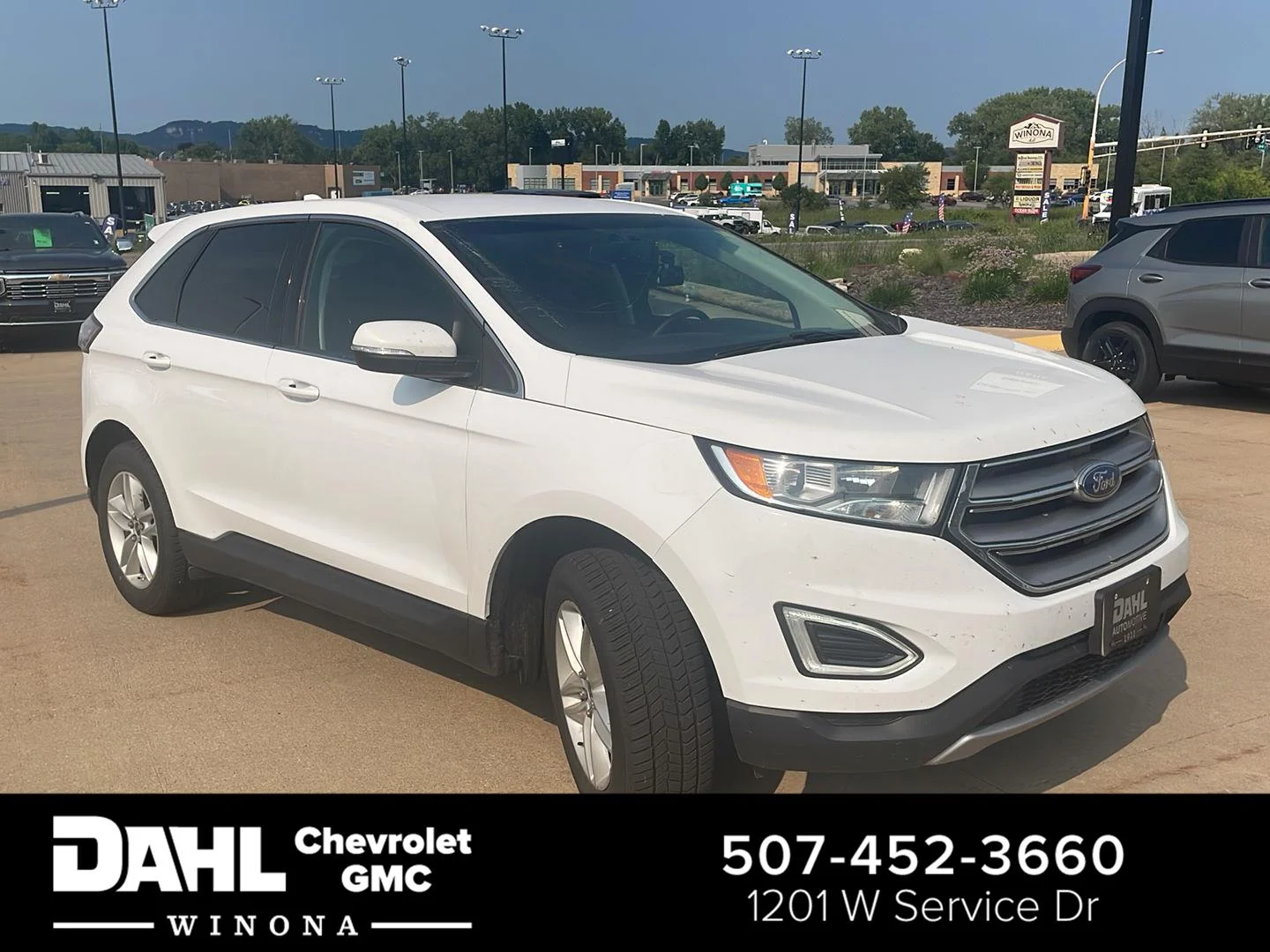 Used 2017 White Ford SEL image 1