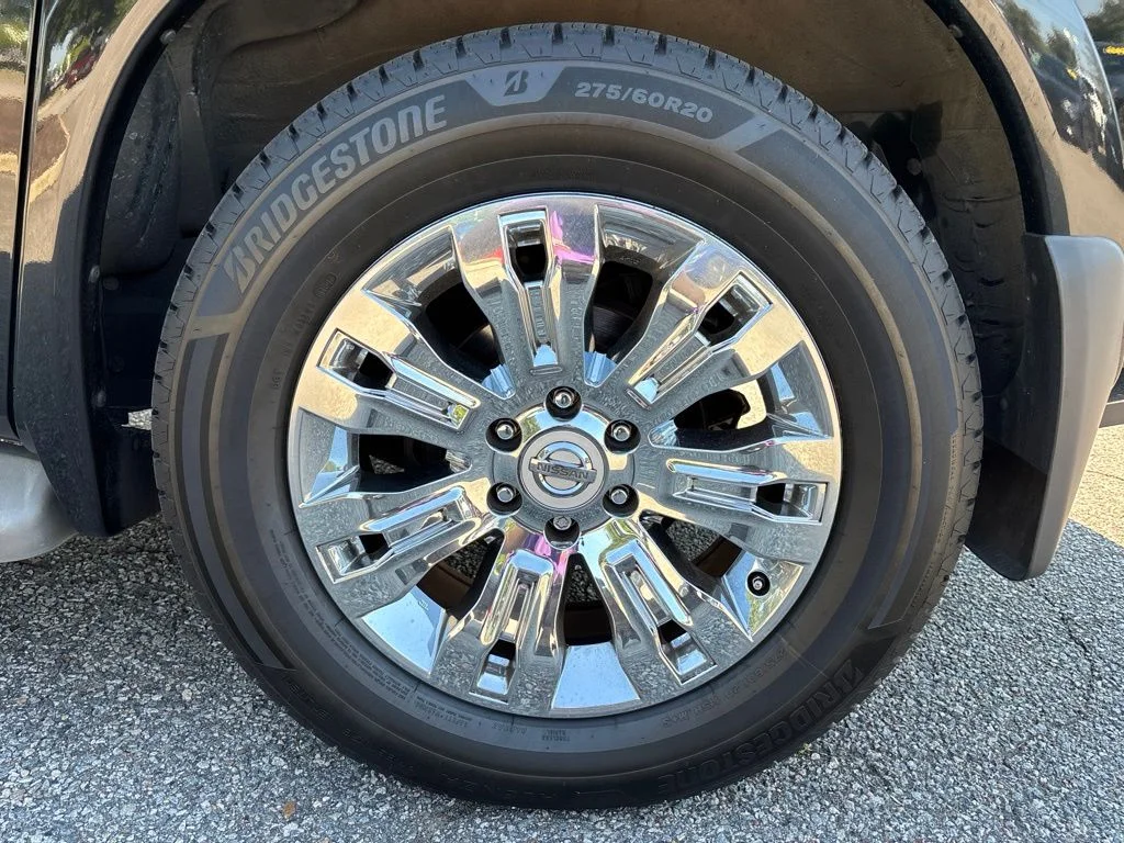 Used 2015 Black Nissan Platinum image 16