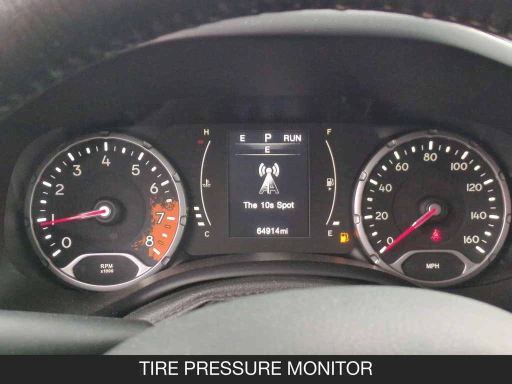 Used 2016 White Jeep Latitude image 19