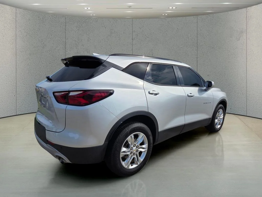 Used 2019 Silver Chevrolet Base image 4
