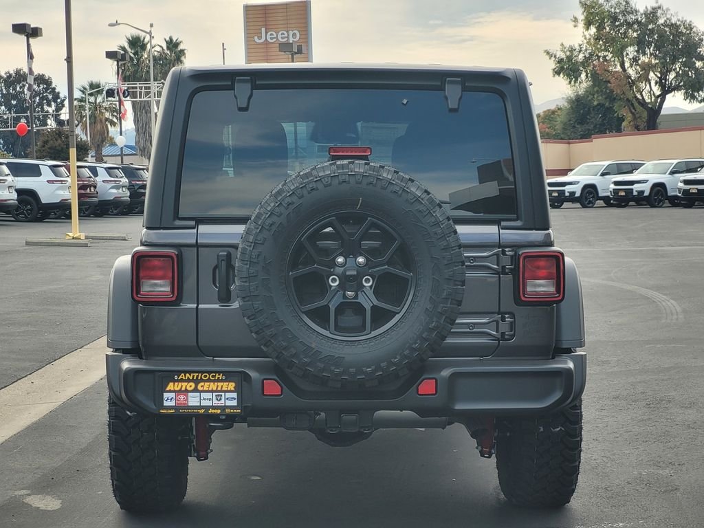 New 2026 Granite Crystal Metallic Clear-Coat Exterior Paint Jeep Willys image 4