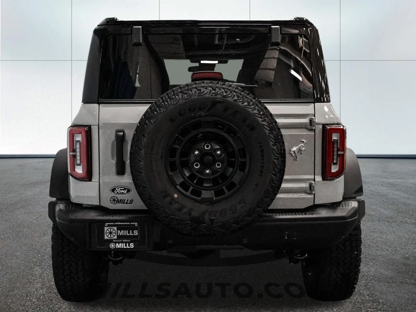 New 2026 Avalanche Gray Ford Badlands® image 6