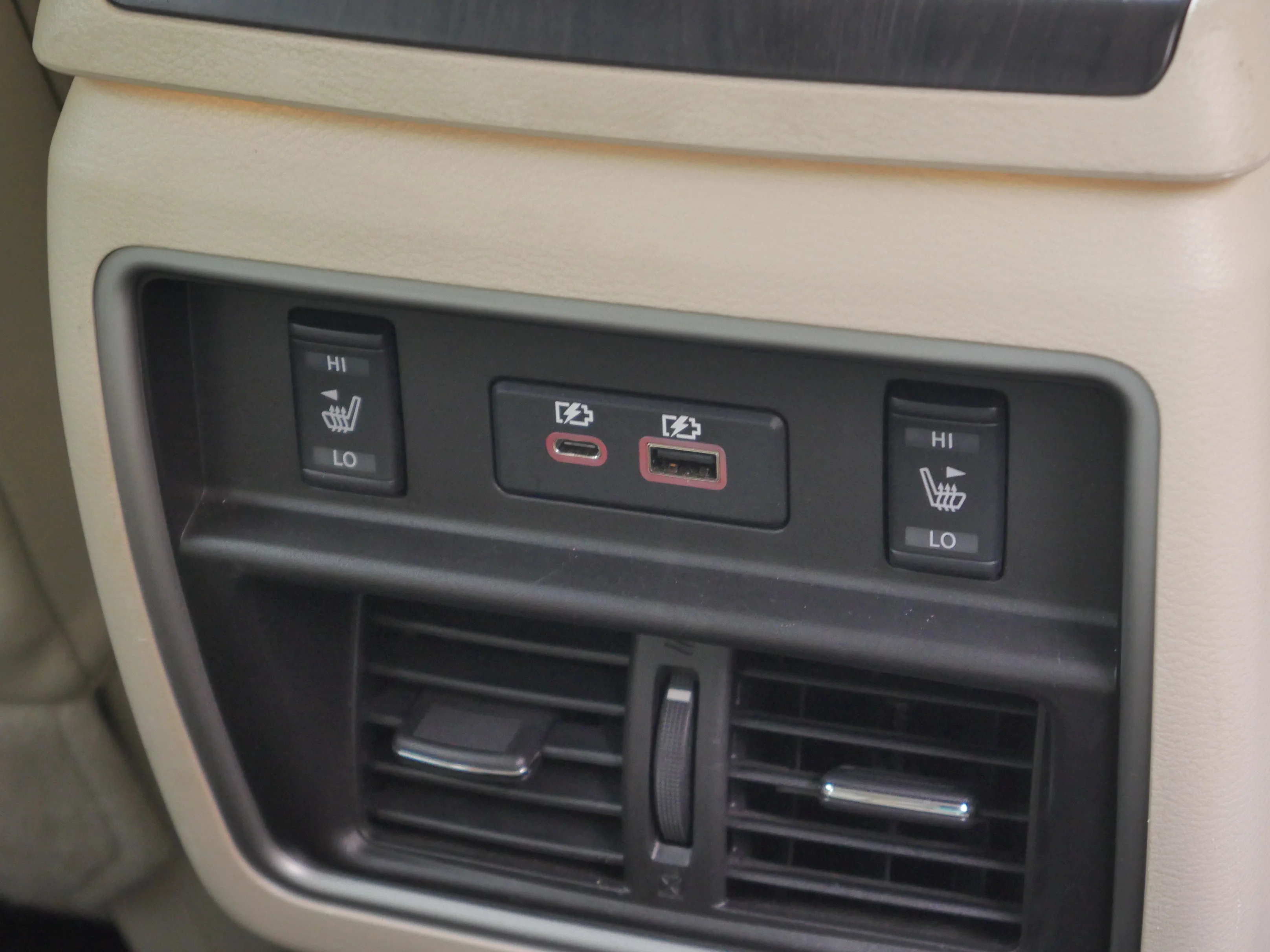 Used 2019 Mocha Almond Pearl Nissan Platinum image 27