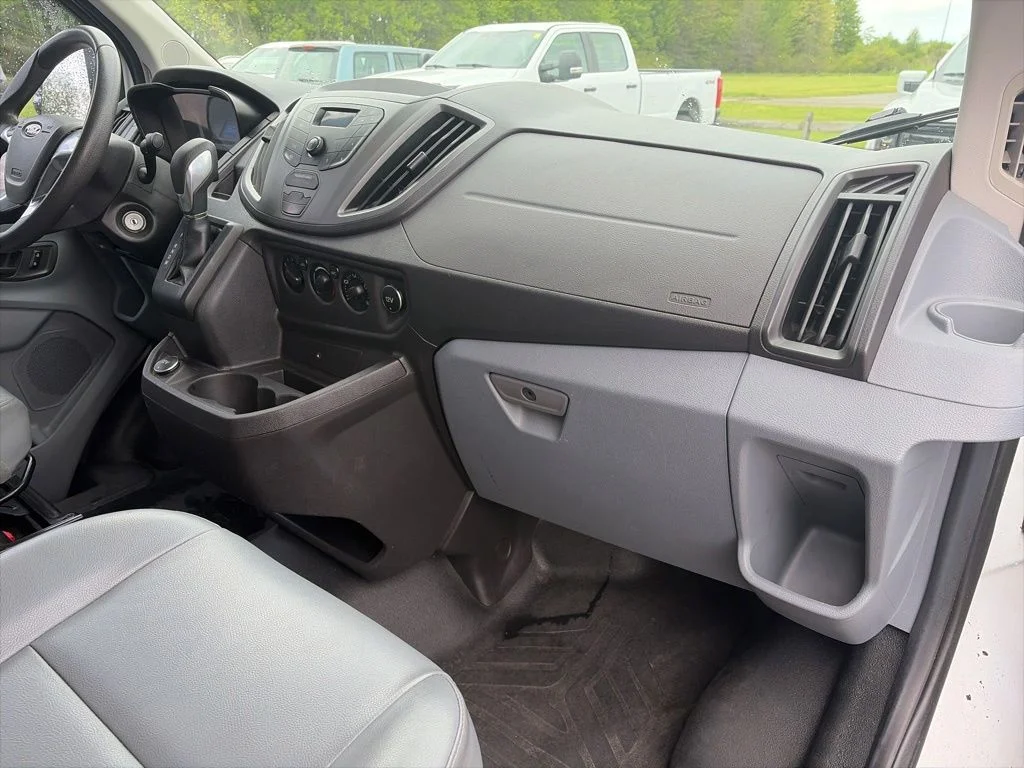 Certified Used 2019 Oxford White Ford Base image 37
