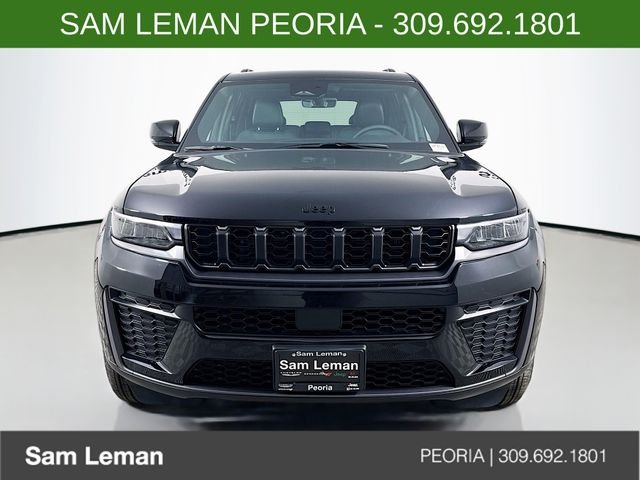 New 2026 Diamond Black Crystal Pearl-Coat Exterior Paint Jeep Altitude image 2