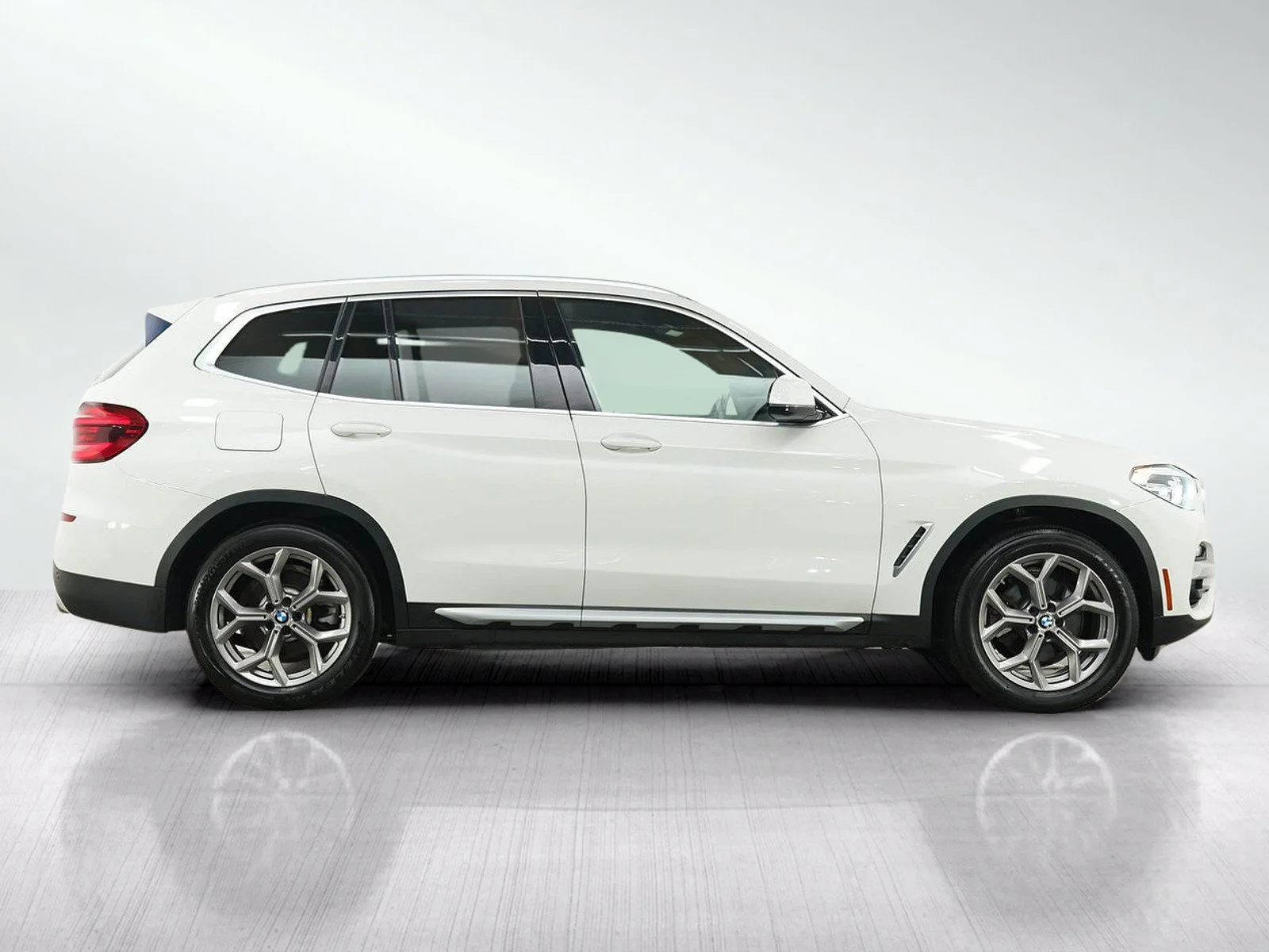 Used 2021 Alpine White BMW xDrive30i image 7