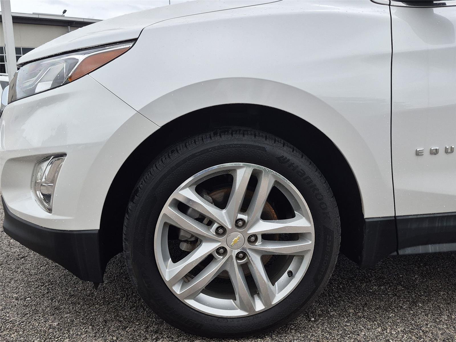 Used 2019 Iridescent Pearl Tricoat Chevrolet Premier image 10