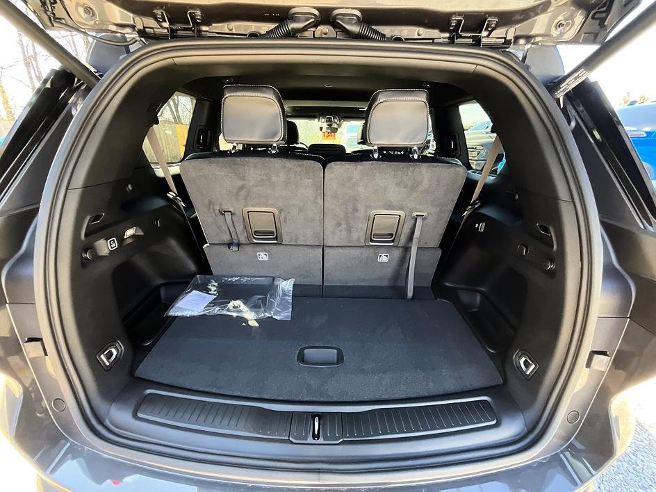 New 2026 Baltic Gray Metallic Clear-Coat Exterior Paint Jeep Altitude image 7
