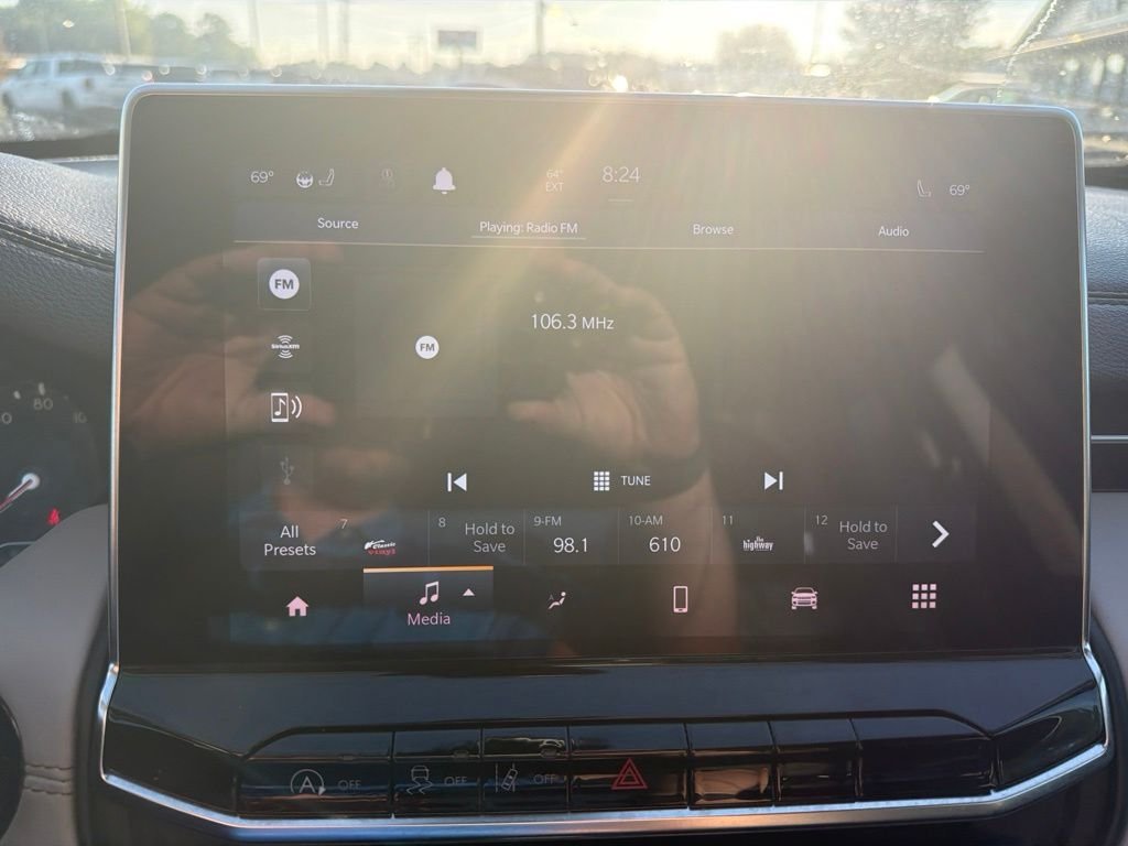 Used 2022 Gray Jeep Limited image 19