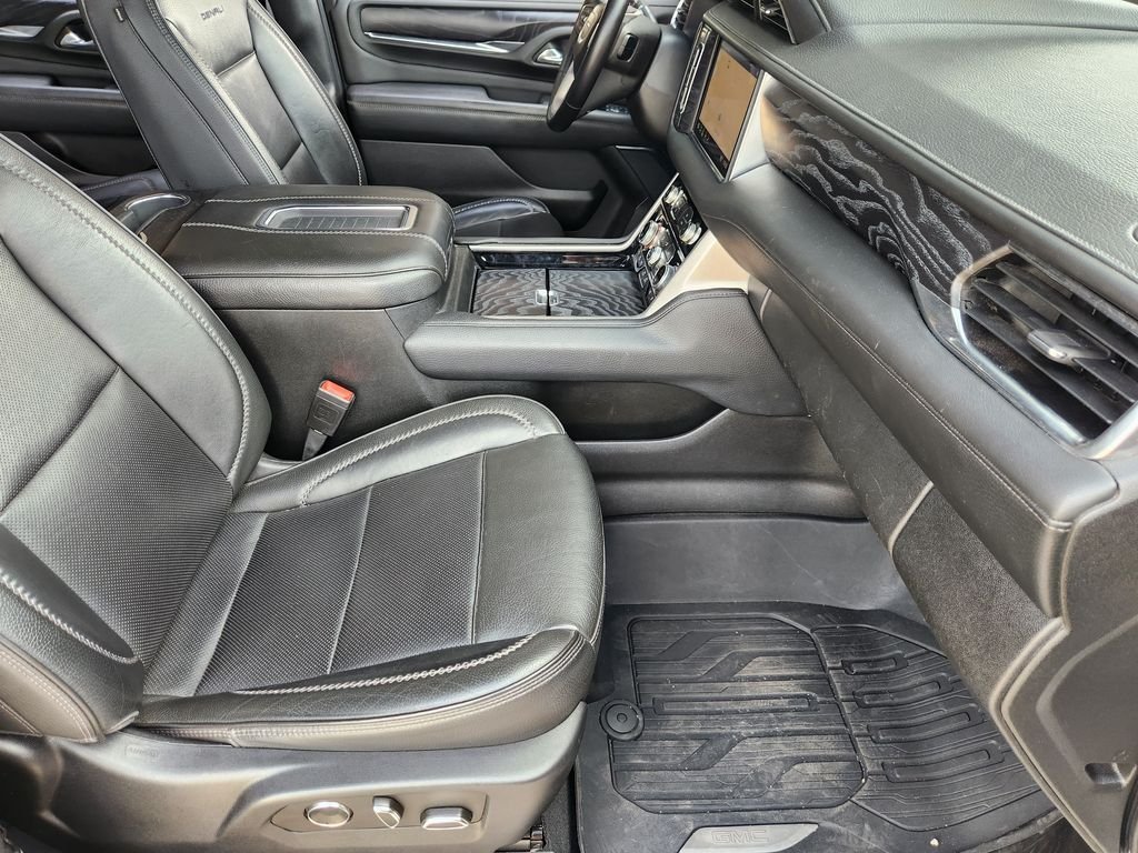 Used 2021 White Frost Tricoat GMC Denali image 15