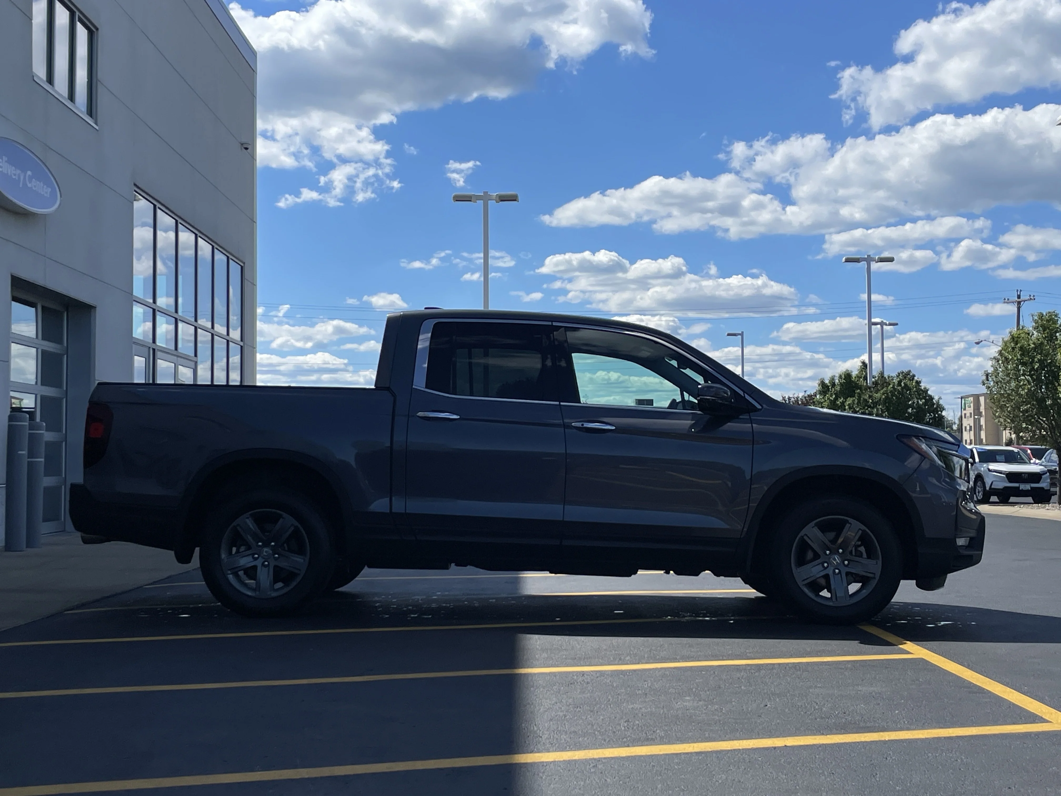 Certified Used 2023 Modern Steel Metallic Honda AWD RTL-E image 35