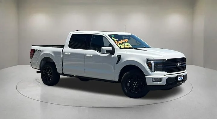 New 2026 Star White Metallic Tri-Coat Ford Platinum® image 1