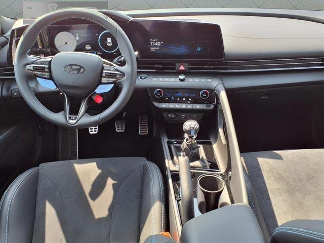 2025 Hyundai Elantra N - Photo 12