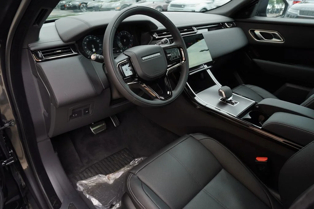 New 2026 Carpathian Grey Land Rover Belgravia Edition image 12