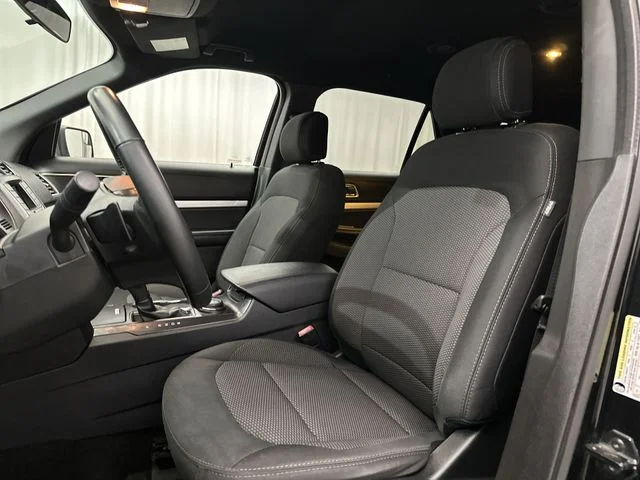 Used 2017 Black Ford XLT image 16