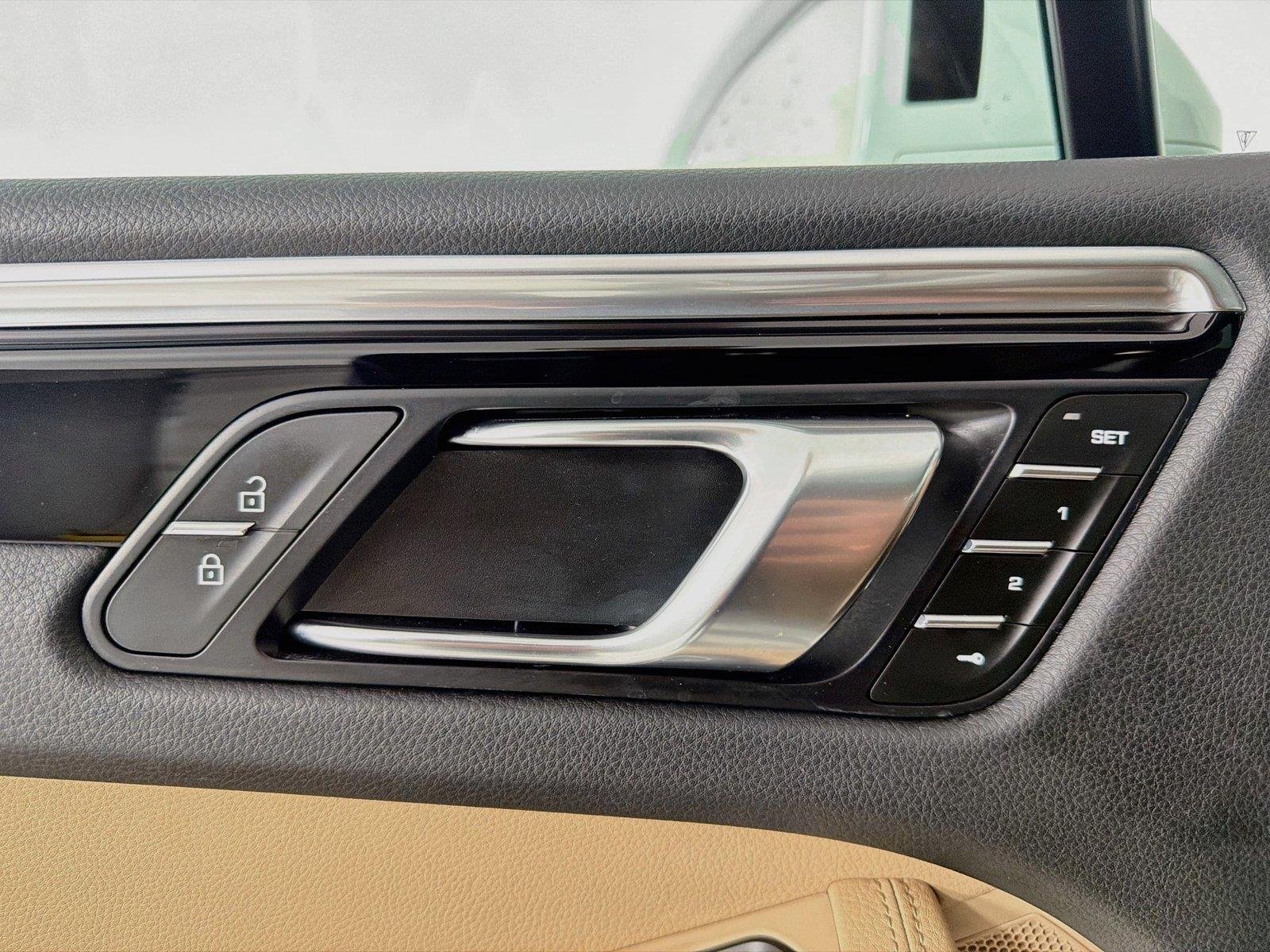 Used 2023 White Porsche  image 8