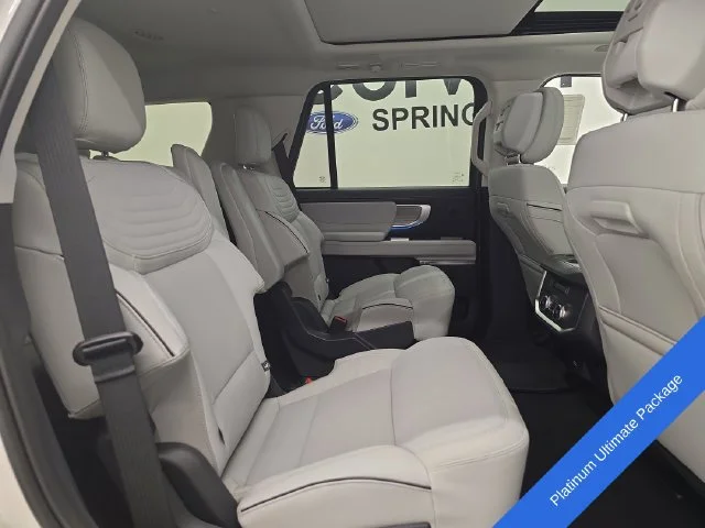 New 2027 Star White Metallic Tri-Coat Ford Platinum image 15