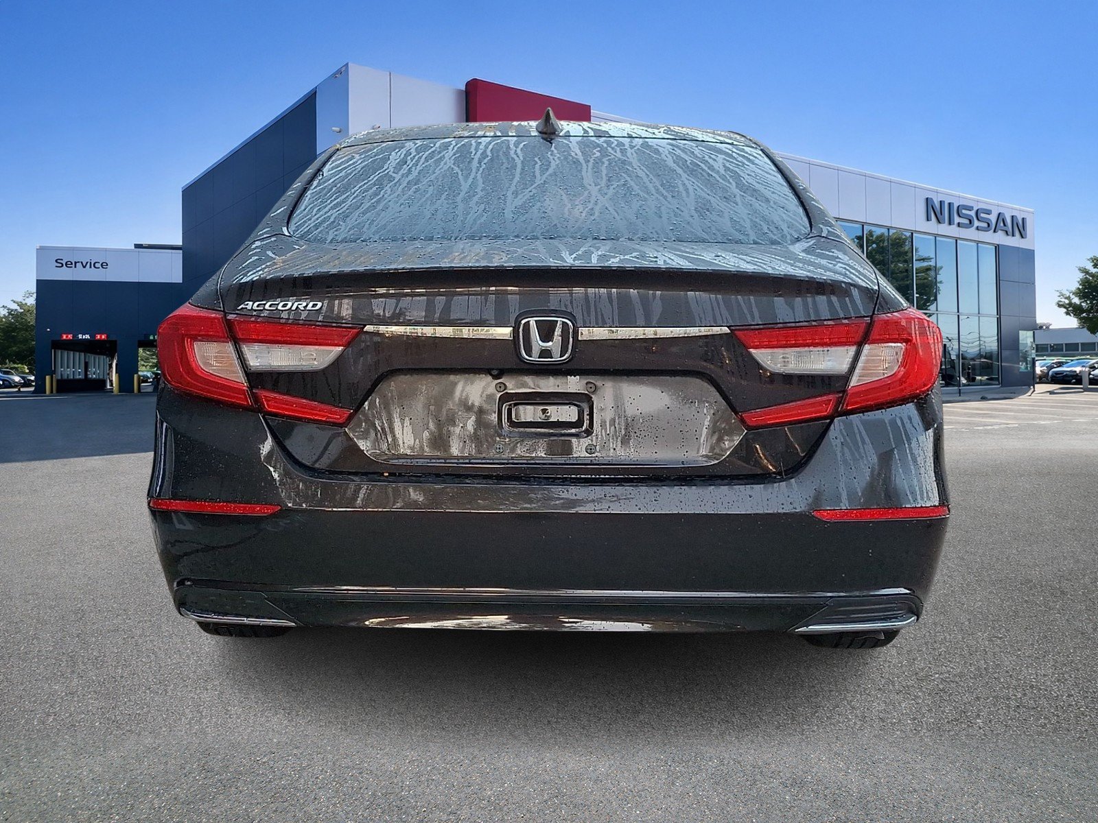 Used 2018 Crystal Black Pearl Honda EX-L 1.5T image 4