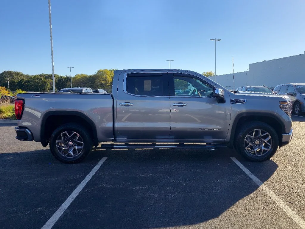 2026 GMC Sierra 1500 SLT - Photo 7